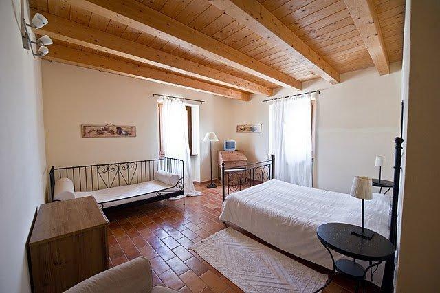 ホテル Antica Loggia ファブリアーノ 部屋 写真